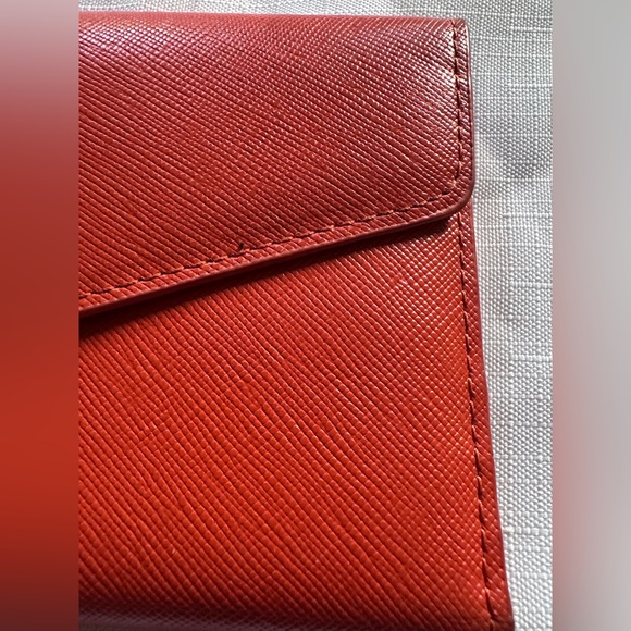 🧡 Wallet So Bright It Pays You in Compliments 💸✨ - Picture 5 of 10